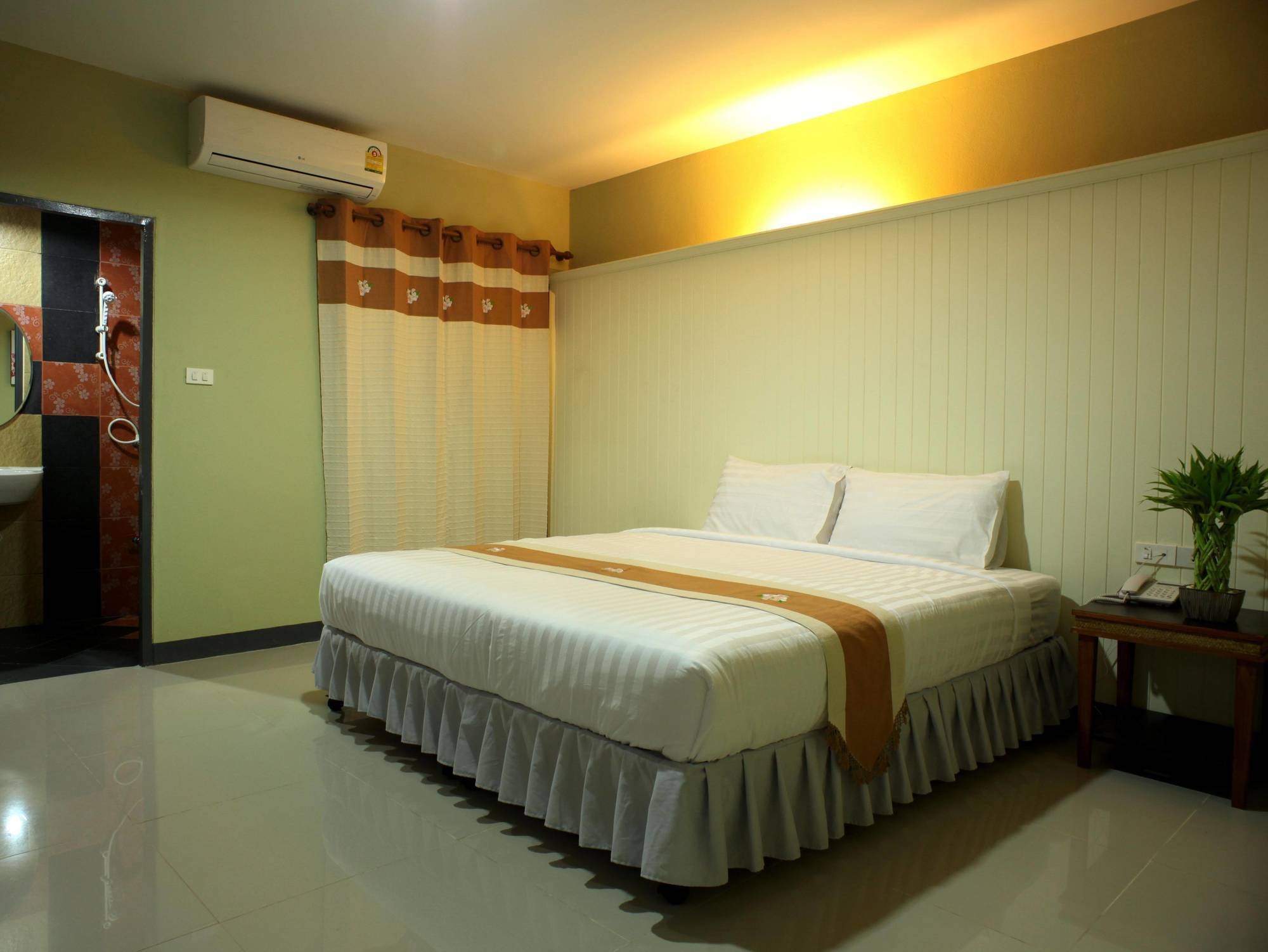 The Corner Hotel (Adults Only) Chiang Rai Exterior foto