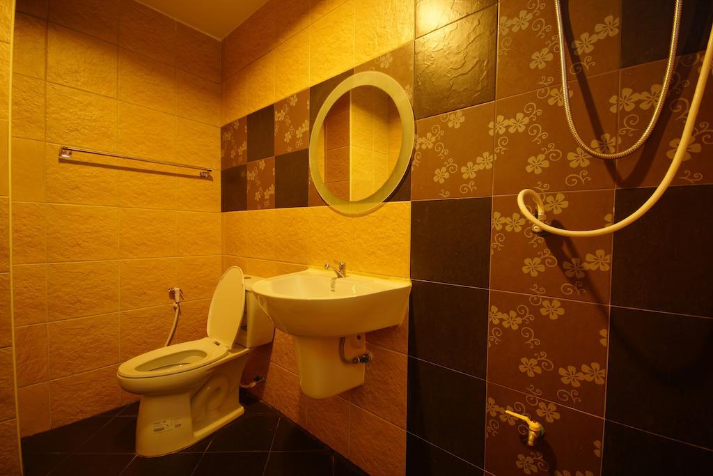 The Corner Hotel (Adults Only) Chiang Rai Quarto foto