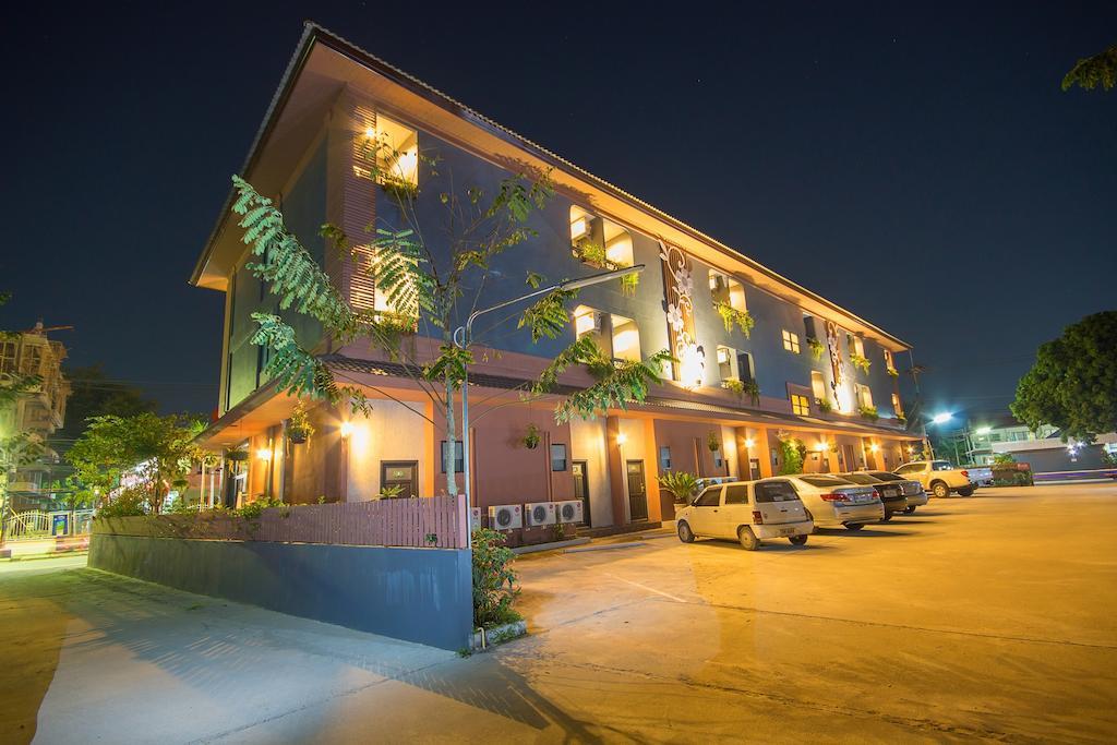 The Corner Hotel (Adults Only) Chiang Rai Exterior foto