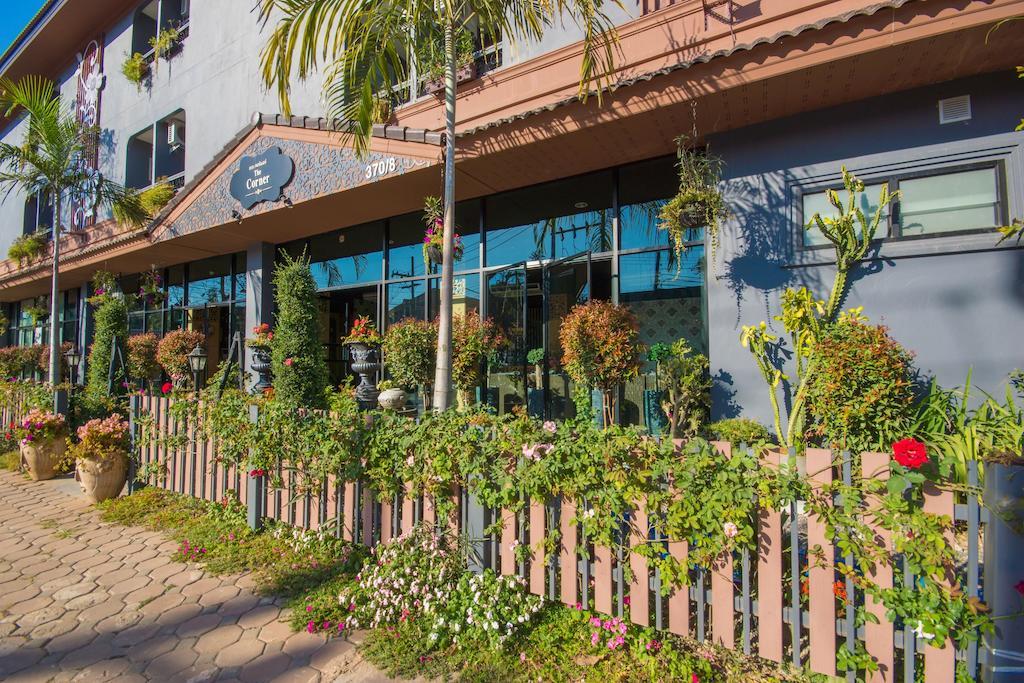 The Corner Hotel (Adults Only) Chiang Rai Exterior foto