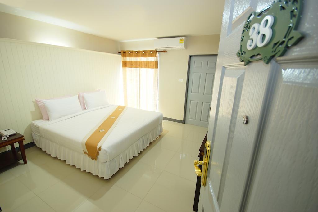 The Corner Hotel (Adults Only) Chiang Rai Exterior foto